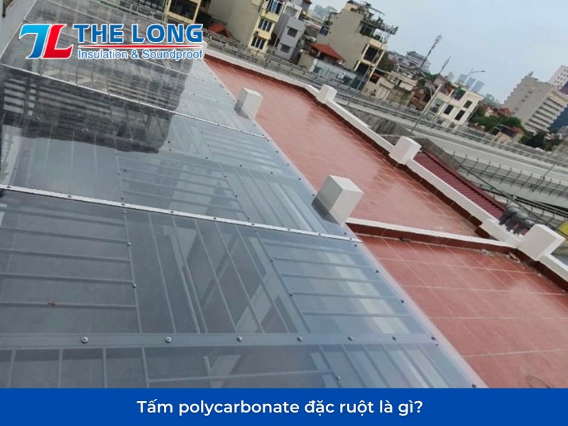 tam polycarbonate dac ruot bao gia 3