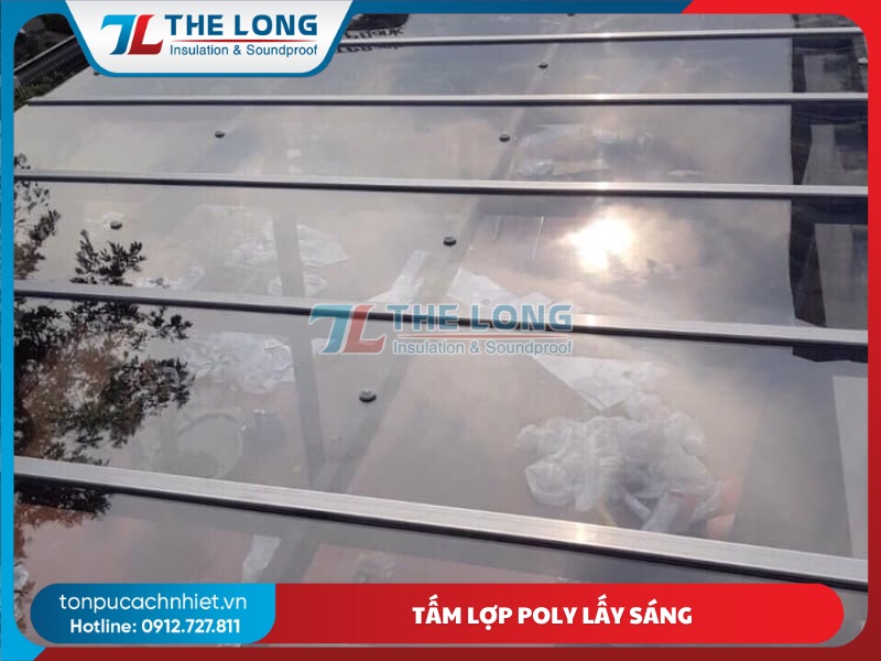Tấm lợp Poly lấy sáng